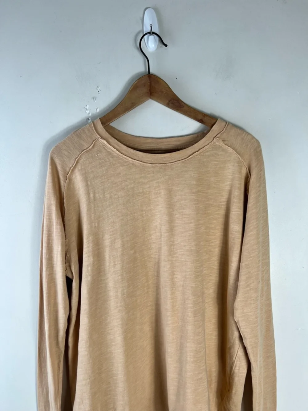 Free People We The Free Arden Tee Long Sleeve Size XS Oversized In Camel Cotton - Picture 4 of 10